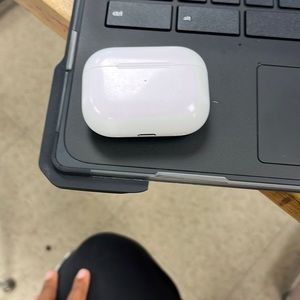 Apple AirPods second gens
